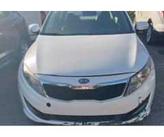 Kia White